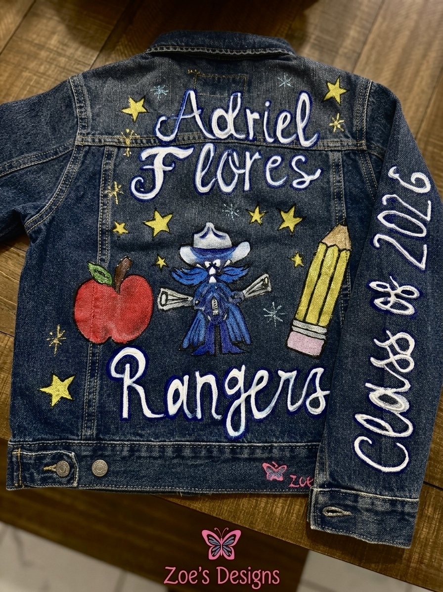Chamarra de graduación personalizada con el nombre Adriel Flores